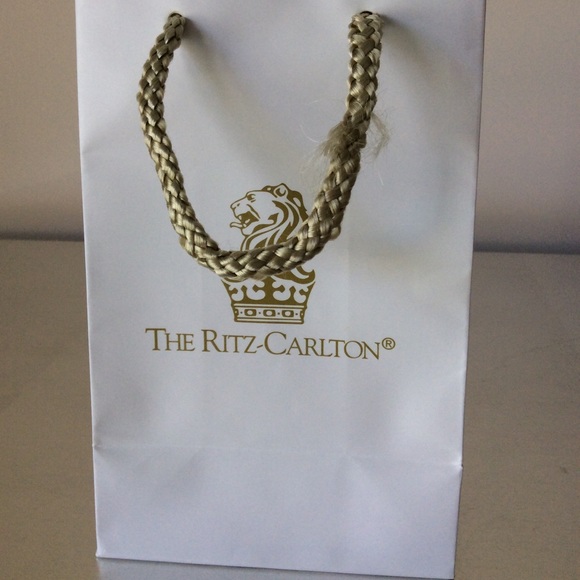 Gift with Purchase - Picture 4 of 6